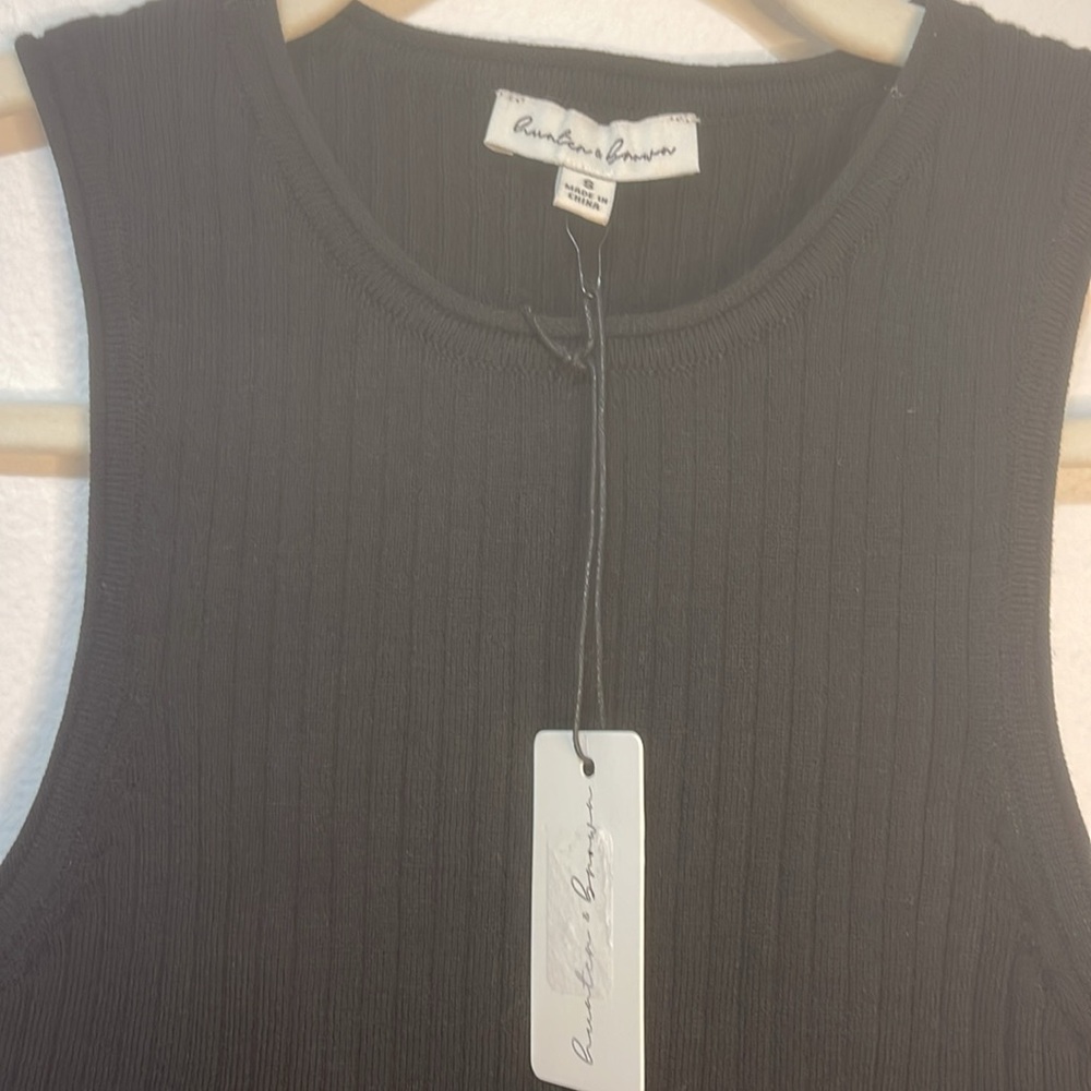 Hunter & Brown Black Fitted Crop Tank Top Size Small NWT - Picture 4 of 5
